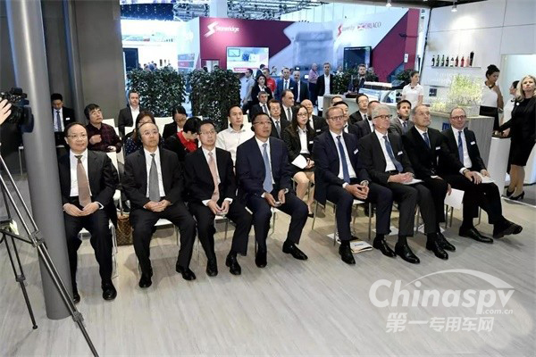 到場(chǎng)嘉賓