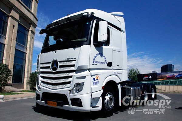 奔馳卡車爭做“中歐第四物流通道”的銜接者