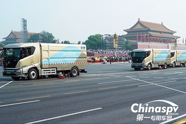 比亞迪全新T8純電動洗掃車為70周年盛典路面清掃工作提供堅實保障