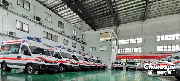 南京依維柯歐勝負(fù)壓監(jiān)護(hù)型救護(hù)車