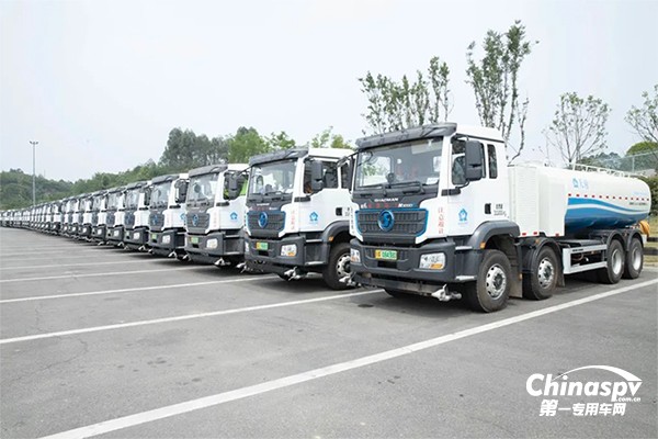 陜汽德龍M3000E純電動環(huán)衛(wèi)車批量交付美麗蓉城