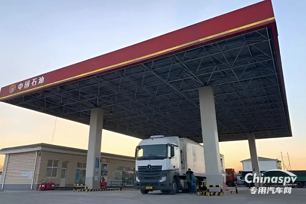 從“冷鏈村”到“奔馳村”，他們?yōu)楹芜x擇奔馳卡車？