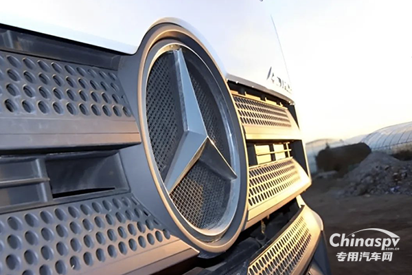 從“冷鏈村”到“奔馳村”，他們?yōu)楹芜x擇奔馳卡車？