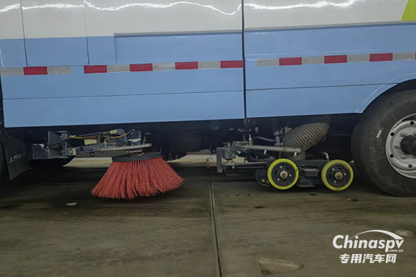 勞模工匠“跨界”合作擦出火花， 交大神舟定制“掃路神器”助企解難題