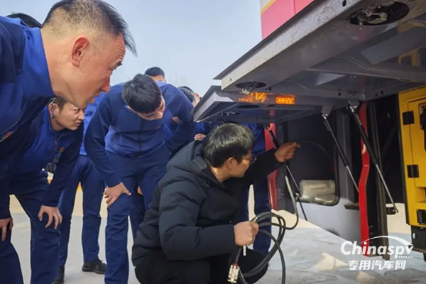 森源鴻馬消防宿營(yíng)車正式“入列”