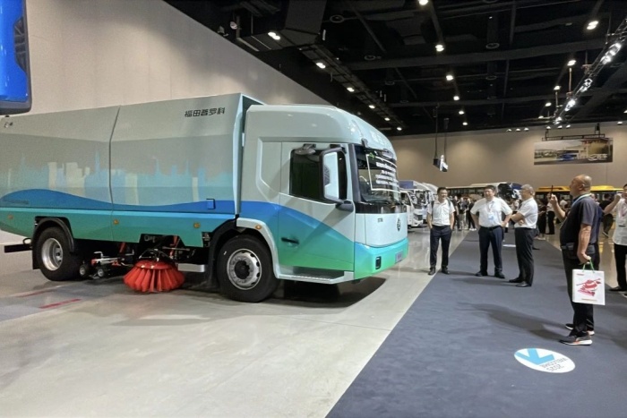 福田普羅科卡車低入口洗掃車耀目登場福田汽車2025年中商務(wù)會， 以科技重塑環(huán)衛(wèi)新標桿
