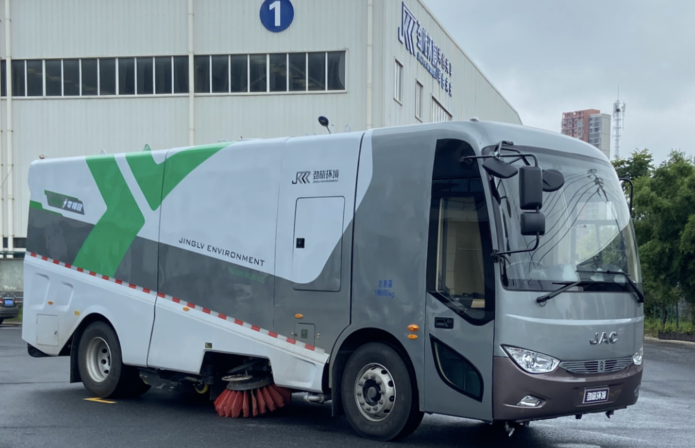 智啟未來(lái)！江淮純電動(dòng)18T洗掃車(chē)閃亮登場(chǎng)！