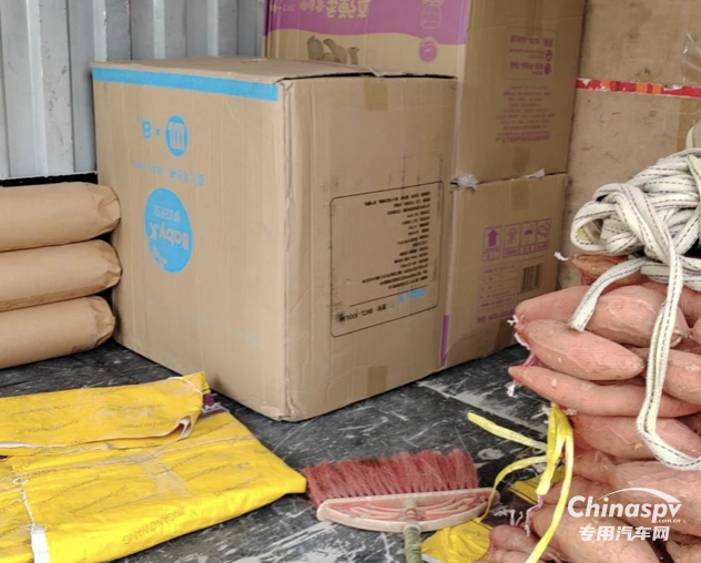 省錢又省心，長安跨越王X3CNG給予她持續(xù)拼搏的底氣!