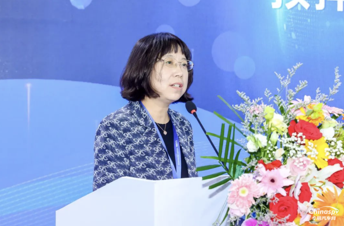 中集·陜汽一體化混動(dòng)攪拌車(chē)亮相中國(guó)混凝土展會(huì) 助力行業(yè)的綠色轉(zhuǎn)型升級(jí)