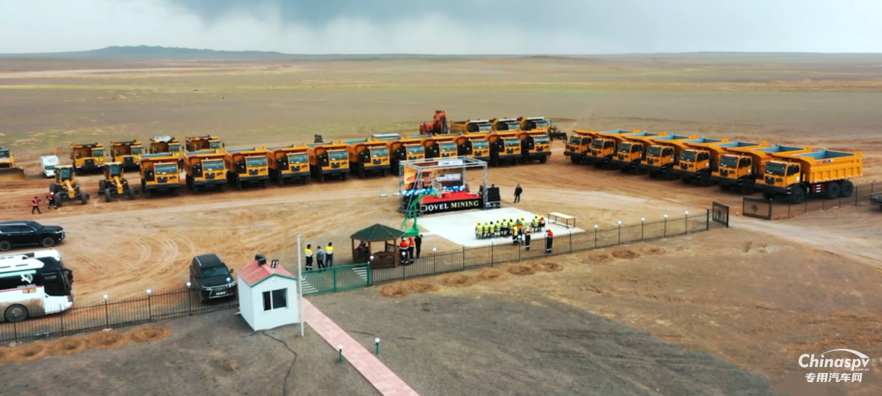 首批交付！20余臺徐工礦卡進(jìn)駐蒙古國大型礦區(qū)
