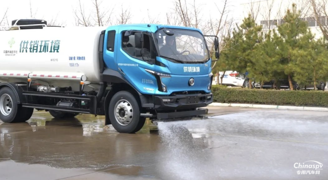  綠化噴灑車(chē)中的王牌 五征環(huán)保科技15方綠化噴灑車(chē)！