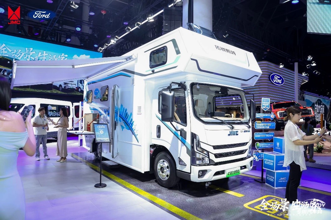 開(kāi)啟預(yù)售模式 E路達(dá)增程版房車(chē)亮相成都車(chē)展