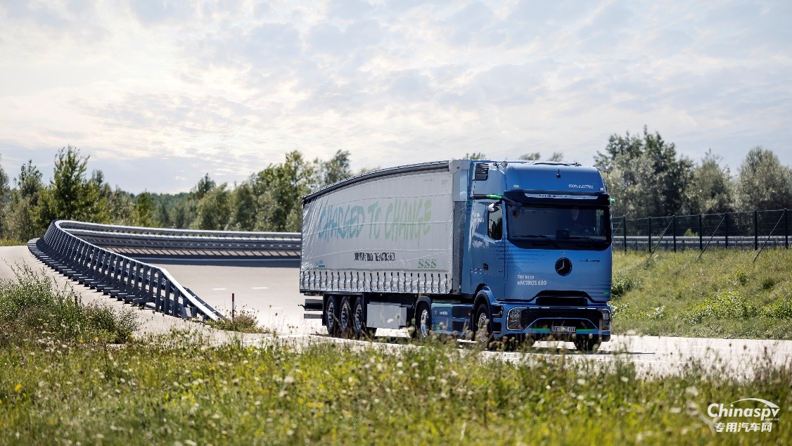 戴姆勒IAA2024：聚焦碳中和長途運(yùn)輸，梅賽德斯-奔馳eActros 600純電動卡車預(yù)計11月實現(xiàn)量產(chǎn)