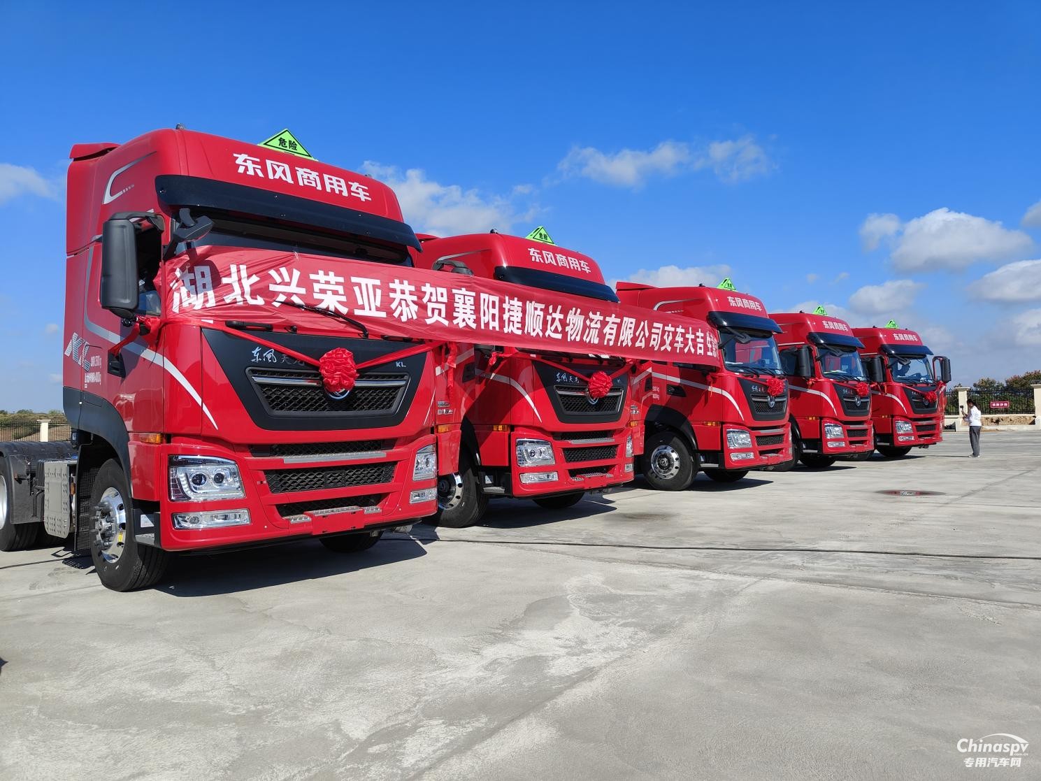東風(fēng)龍擎3.0?；嚺拷桓?，打造襄陽運輸安全標(biāo)桿