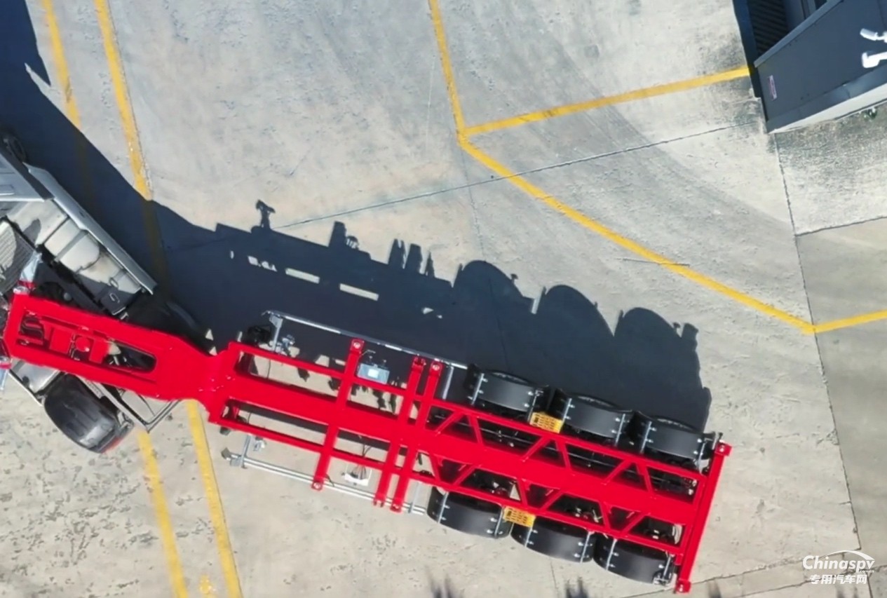 Kassbohrer創(chuàng)新之作：輕松應(yīng)對各種集裝箱挑戰(zhàn)的掛車