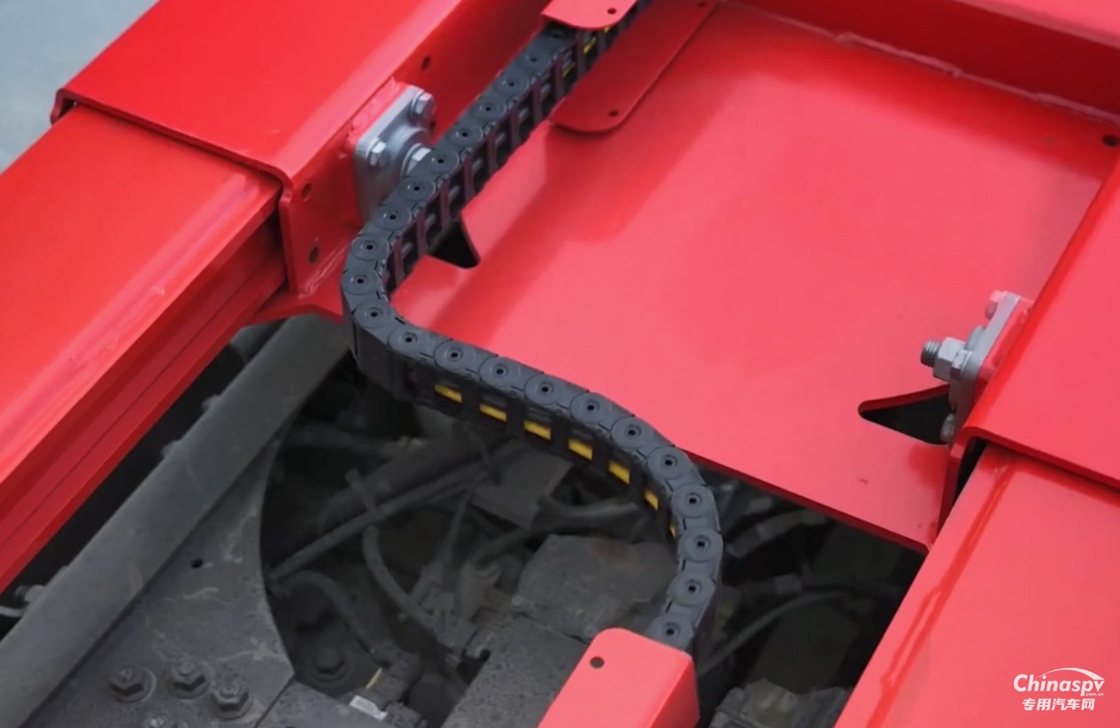 Kassbohrer創(chuàng)新之作：輕松應(yīng)對各種集裝箱挑戰(zhàn)的掛車