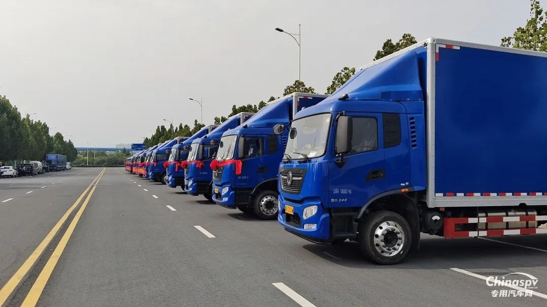 “雙百”交車儀式圓滿完成！東風(fēng)康明斯賦能德邦快遞新運力