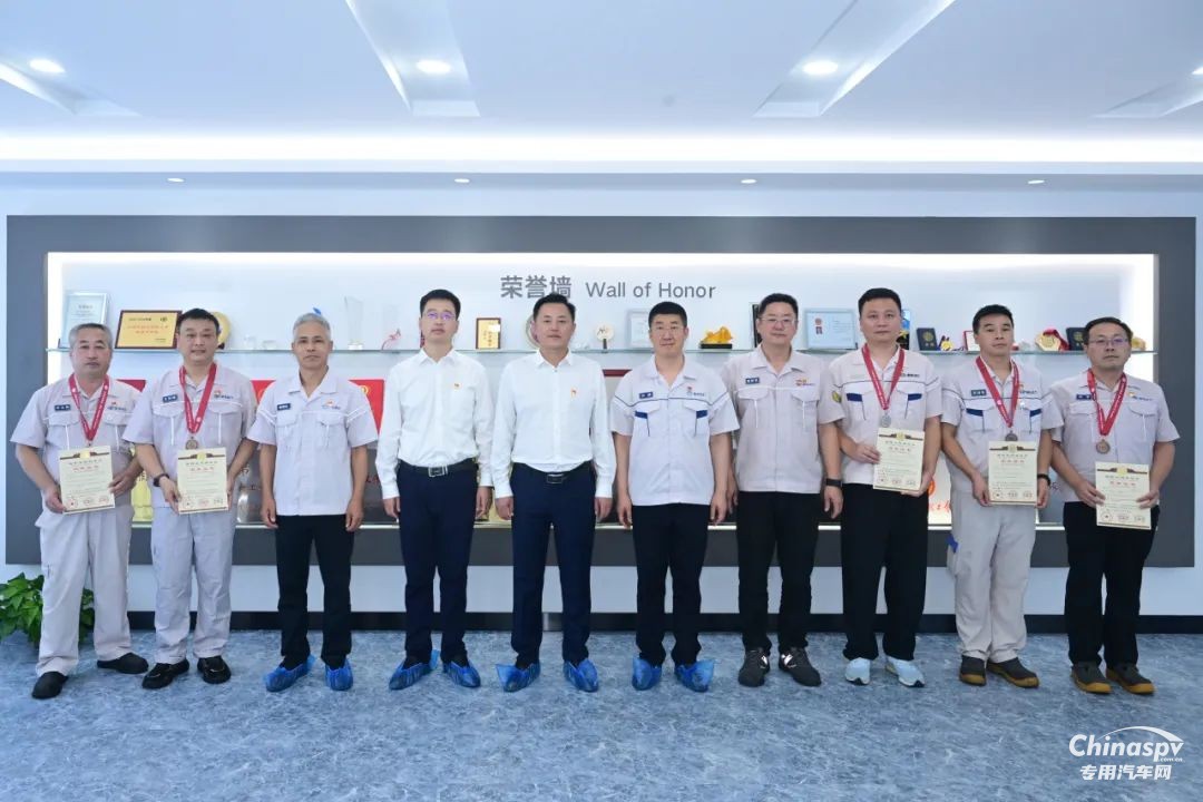 一汽解放GS280天然氣智慧動力域CA6SV3下線