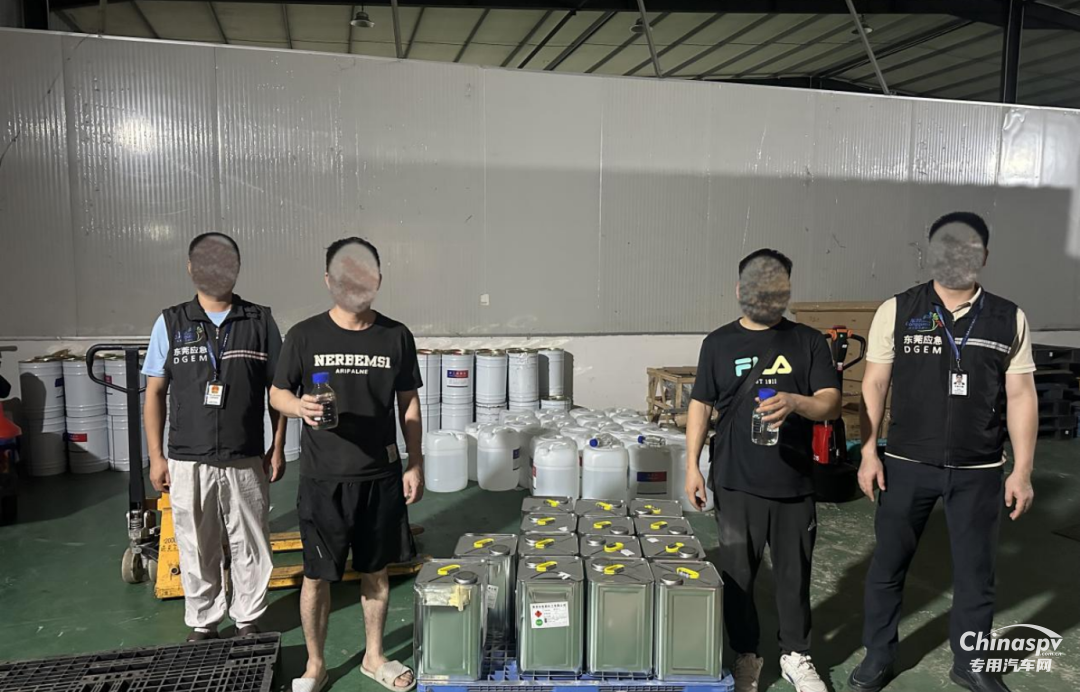 東莞一倉(cāng)庫(kù)違反危險(xiǎn)化學(xué)品儲(chǔ)存規(guī)定被罰六萬(wàn)