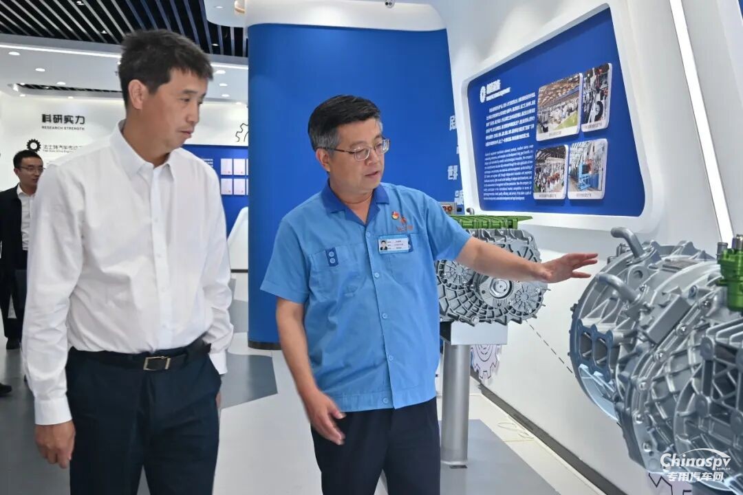 工信部副部長熊繼軍到法士特調(diào)研