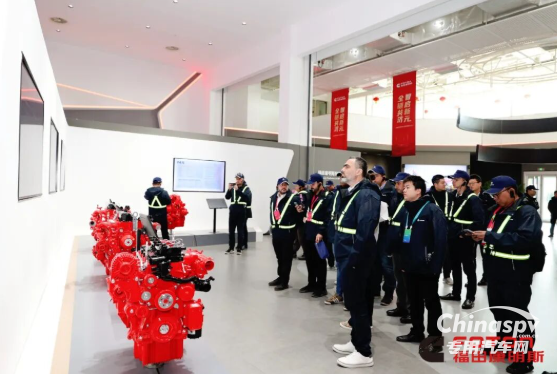 全球合作伙伴走進(jìn)?？禑羲S，共探智能制造新高度