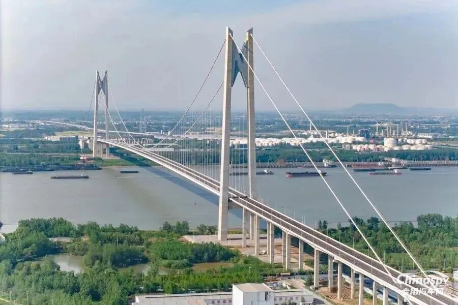 南京新生圩長江大橋?；愤\輸車輛禁行