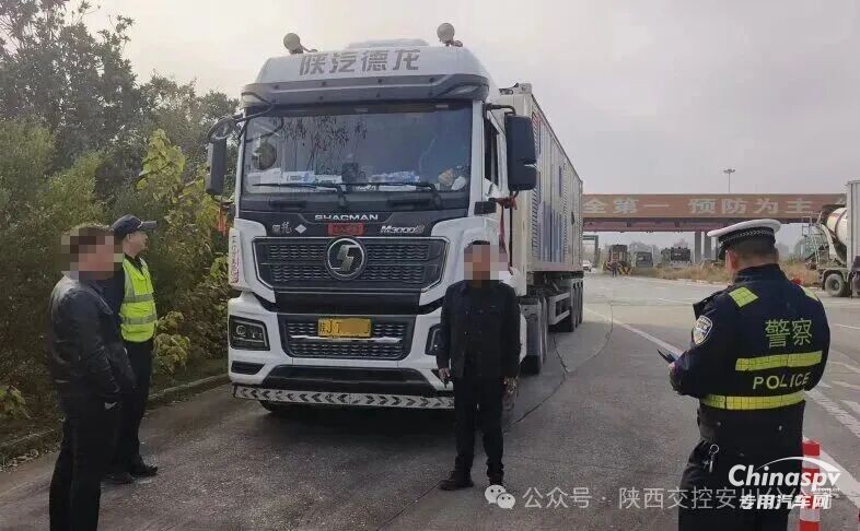 成都查獲一故意撕毀危險(xiǎn)品運(yùn)輸標(biāo)志、違規(guī)運(yùn)輸天然氣貨車