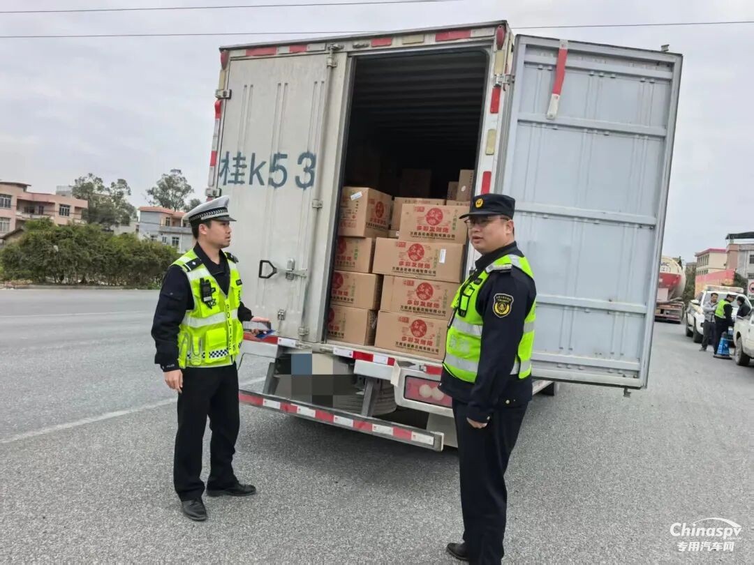 廣西查獲一非法運輸煙花爆竹駕駛員被拘留5日