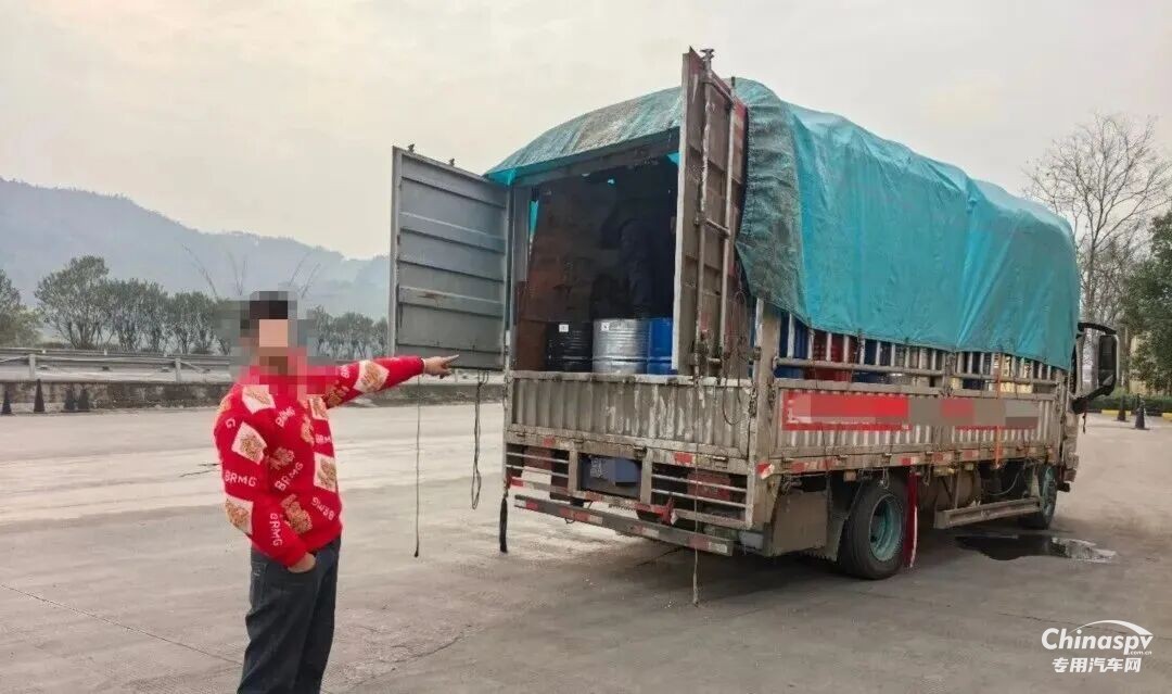 貪圖高額運費司機違規(guī)運輸，云南警方查獲9.5噸可制毒物品