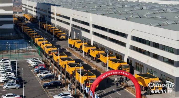 徐工礦卡開門紅 超百臺(tái)奔赴大西北