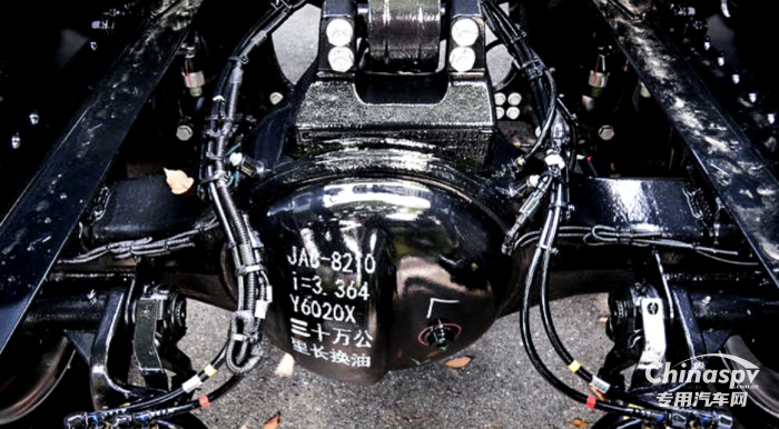 拉風(fēng)外形+高端內(nèi)核，江淮跨越V5閃耀武漢車展