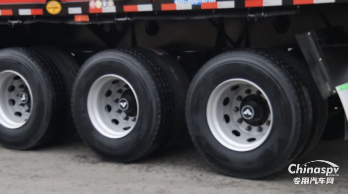 自重僅4.？噸！首達(dá)超輕拉煤車亮相了