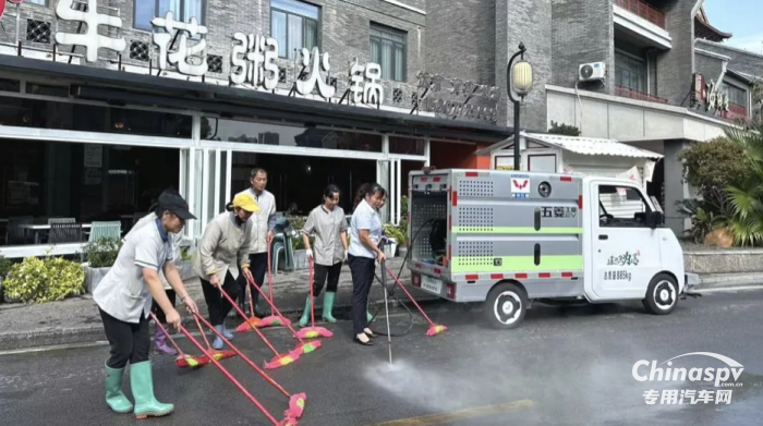 五菱小精靈純電動路面養(yǎng)護車