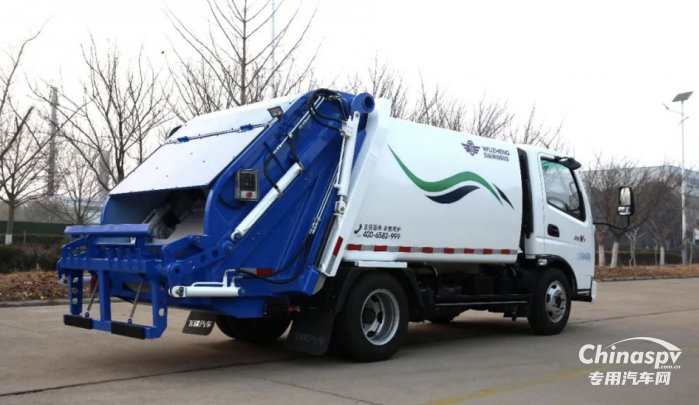 五征環(huán)?？萍妓{(lán)牌壓縮式垃圾車，助力潔凈城市煥新顏！