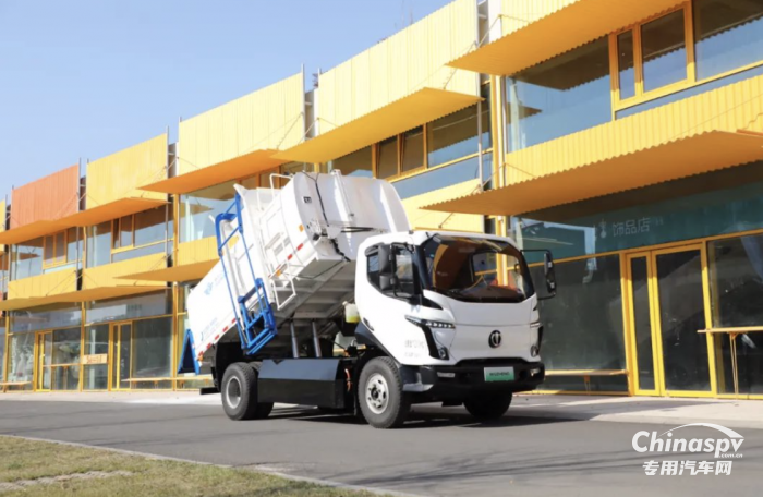 實(shí)力圈粉！五征環(huán)?？萍技冸姴蛷N垃圾車讓城市更宜居