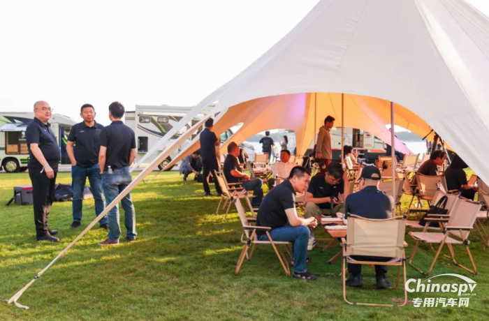 依維柯中國舉辦“2024意大利依維柯房車之夜”活動，推出房車尊享客戶五大VIP權(quán)益
