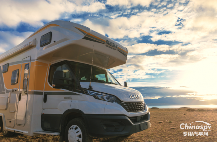 逛龍年首場房車展，選品質(zhì)高端進口依維柯底盤房車