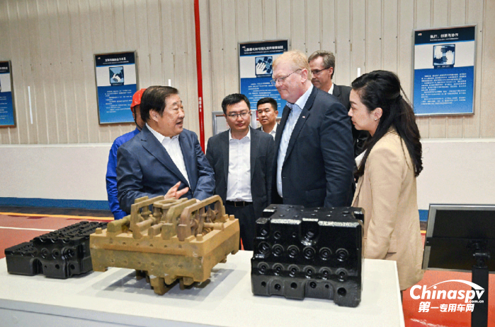 德國(guó)博世集團(tuán)董事會(huì)主席史蒂凡·哈通一行訪問(wèn)濰柴