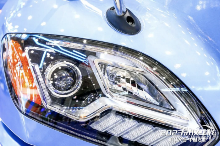 拉風(fēng)外形+高端內(nèi)核，江淮跨越V5閃耀武漢車展