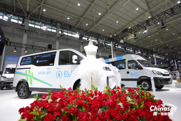 頭號VAN+ E觸即發(fā)！聚星EV于中國（武漢）國際商用車展震撼上市，售價17.88萬元起