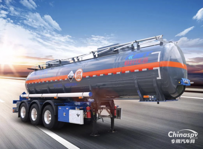 中集強(qiáng)冠合金鋼液罐車(chē)-8類(lèi)腐蝕性危險(xiǎn)品運(yùn)輸旗艦車(chē)
